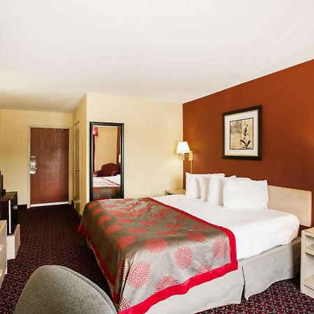 Ramada By Wyndham Sioux Falls Exterior photo
