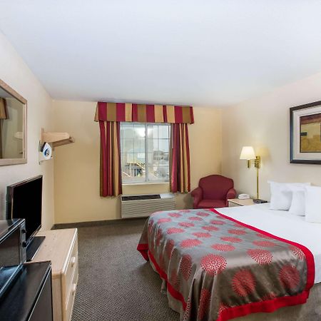 Ramada By Wyndham Sioux Falls Exterior photo